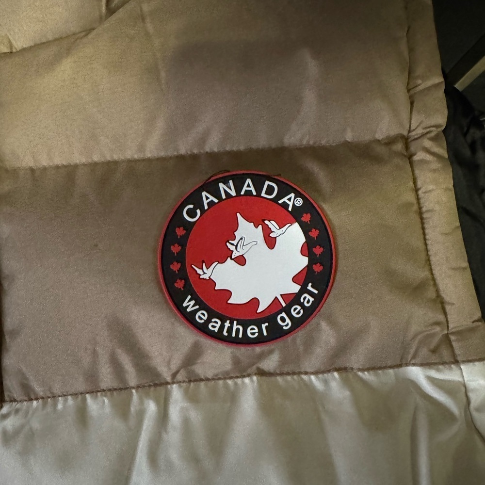 Canada Weather Gear Men's Two-Tone Puffer Vest - Picture 5 of 7